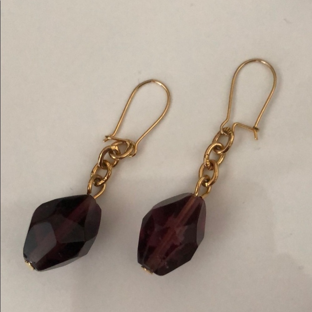 FACETED PURPLE CRYSTAL W/GOLD TONE CHAIN - Picture 11 of 12